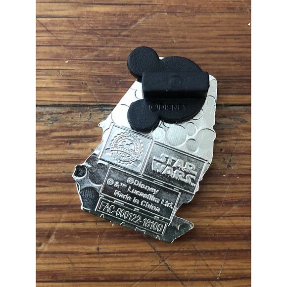 Disney pins 129894 Star Wars Solo Chewbacca - Picture 2 of 2